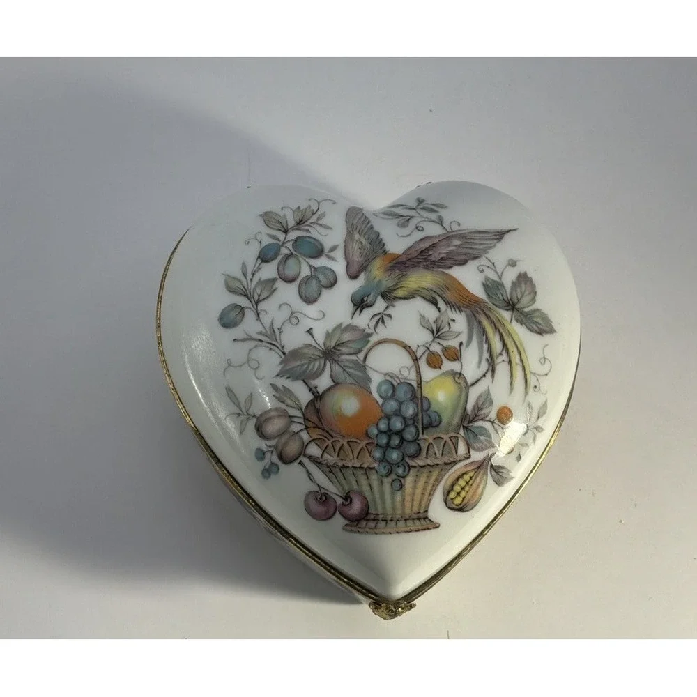Limoges, France Heart Shaped Trinket‎ Box 3.5
